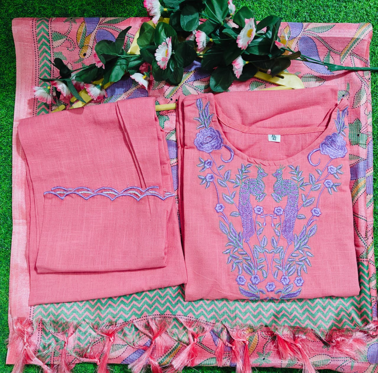 Elegant Embroidered Kurta Suit Set with Dupatta
